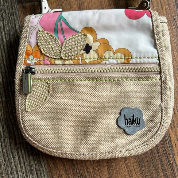 Haiku by Sharon Eisenhauer Crossbody Bag Tan Green Strap Floral Print - Picture 2 of 9